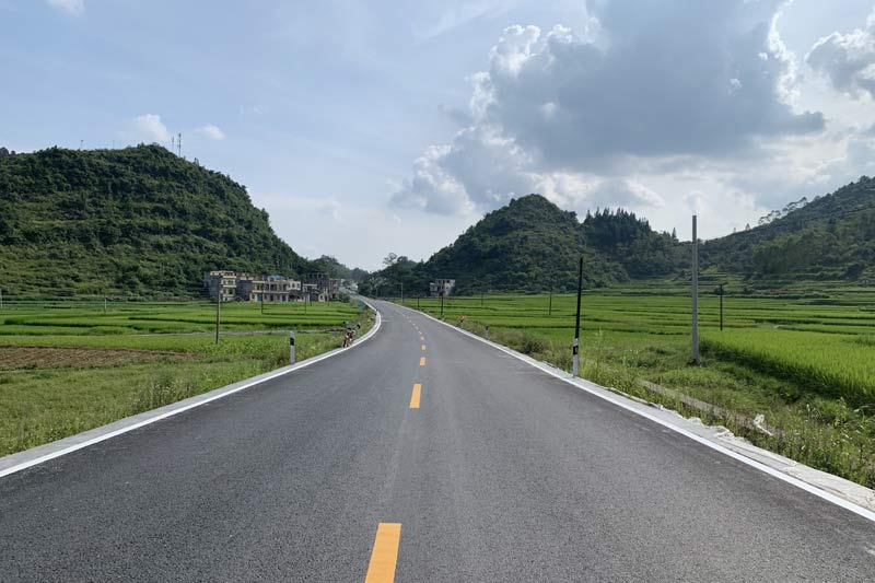 靖西市祿峒至孟麻公路。