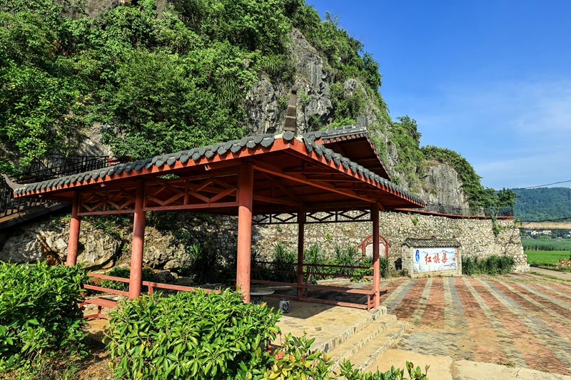 保安村上卜練屯庭院。