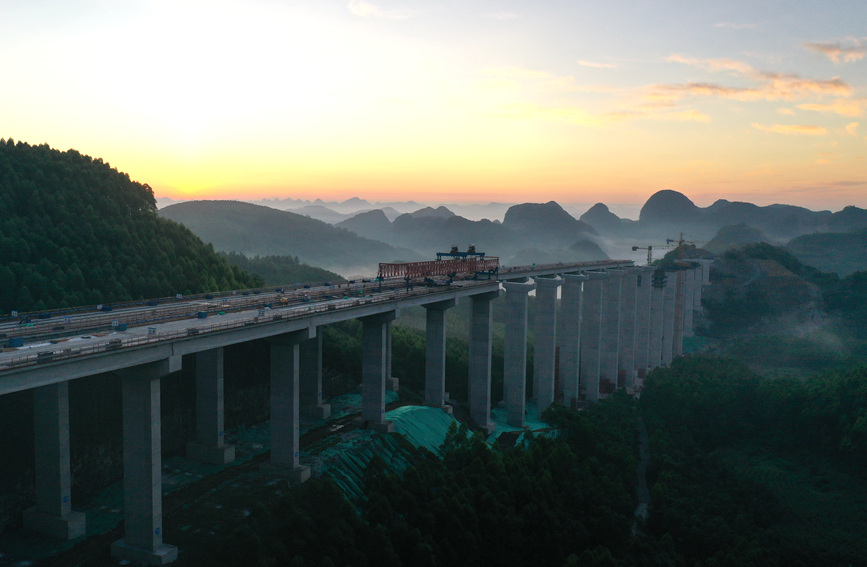 航拍良塘4號(hào)高架大橋。張威攝