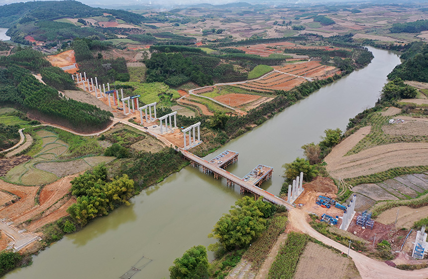 航拍上峒高速明江大橋。