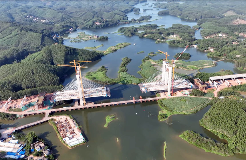 正在建設(shè)的沙坪河特大橋。