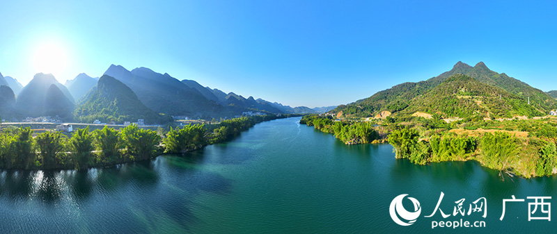 東蘭紅水河沿岸風(fēng)景如畫。人民網(wǎng) 付華周攝