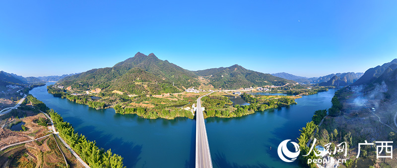 東蘭紅水河沿岸風(fēng)景如畫。人民網(wǎng) 付華周攝