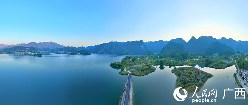 東蘭坡豪湖國家濕地公園冬日美景。人民網(wǎng) 付華周攝