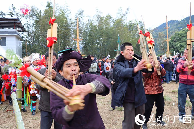 蘆笙比響。人民網(wǎng) 付華周攝