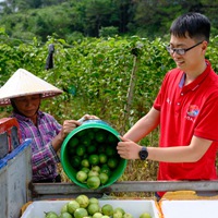 防城港公安：心系橫隘村 幫扶促振興 